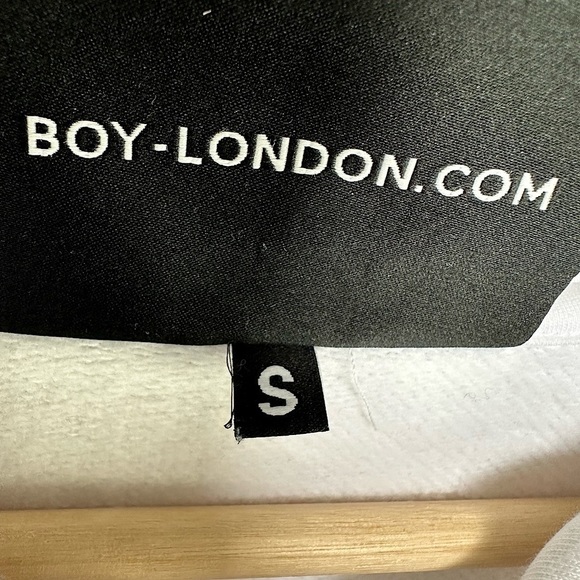 boy London Boy Is Love Long-sleeve Pullover Hoodie Heart Logo White Small - Picture 4 of 7